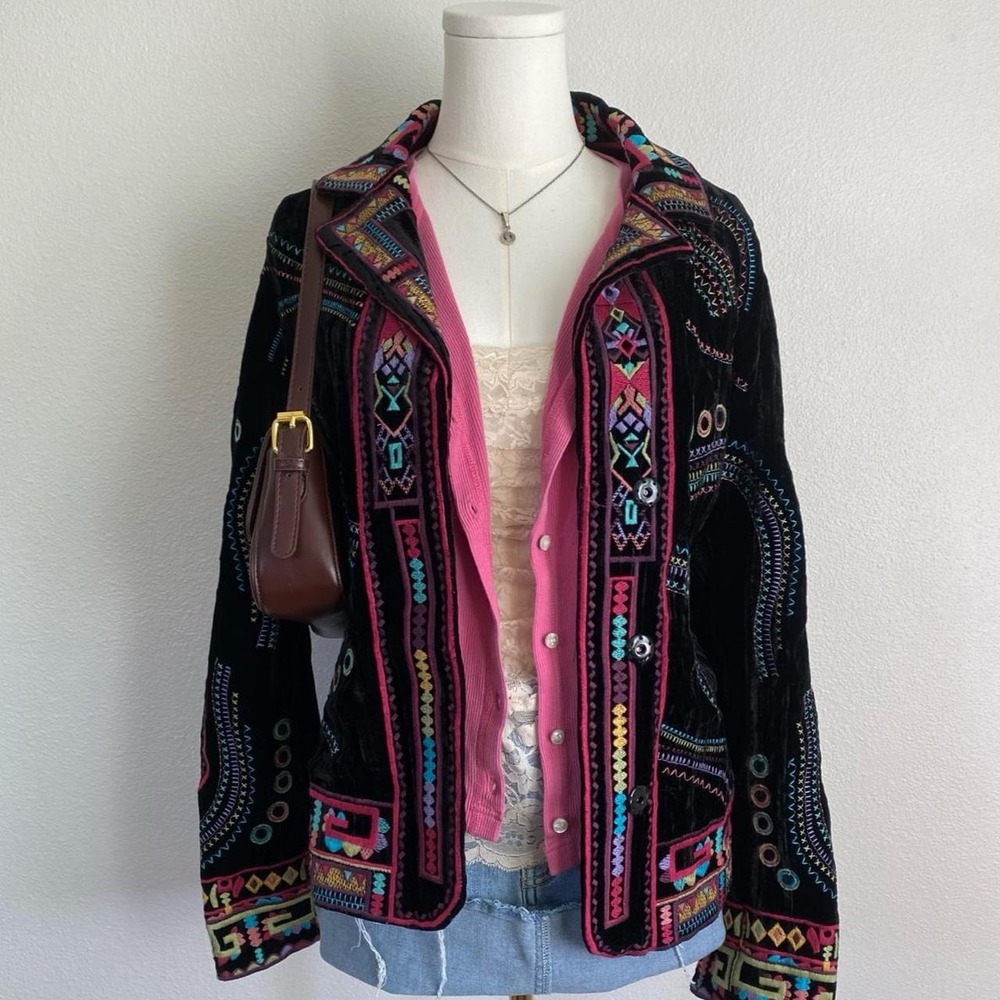 Vintage Coldwater Creek Embroidered Aztec Black Multicolor Button Jacket Coat